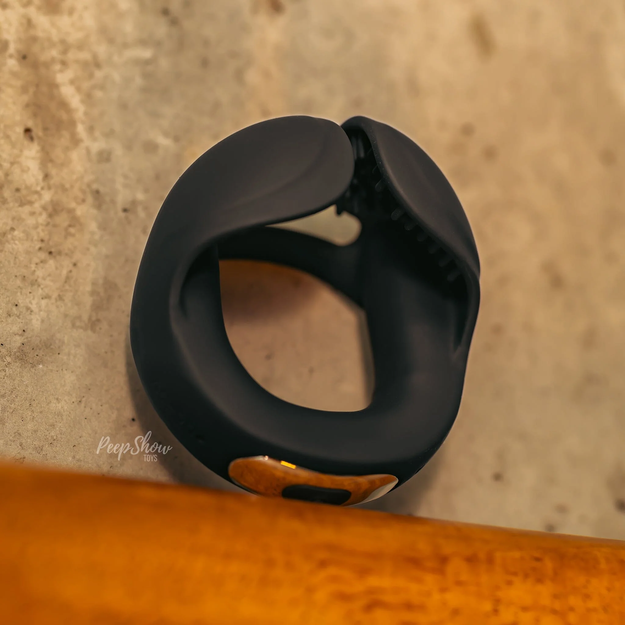 Cockpower Scrotum Hugger Cock Ring with vibration - Image 2