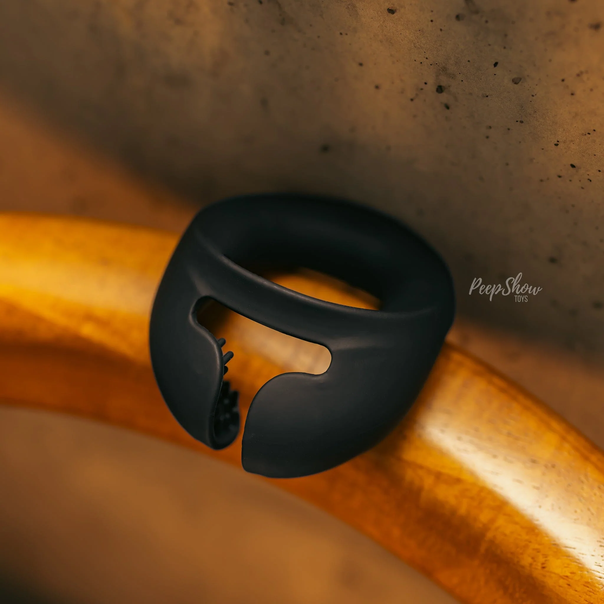 Cockpower Scrotum Hugger Cock Ring with vibration - Image 3