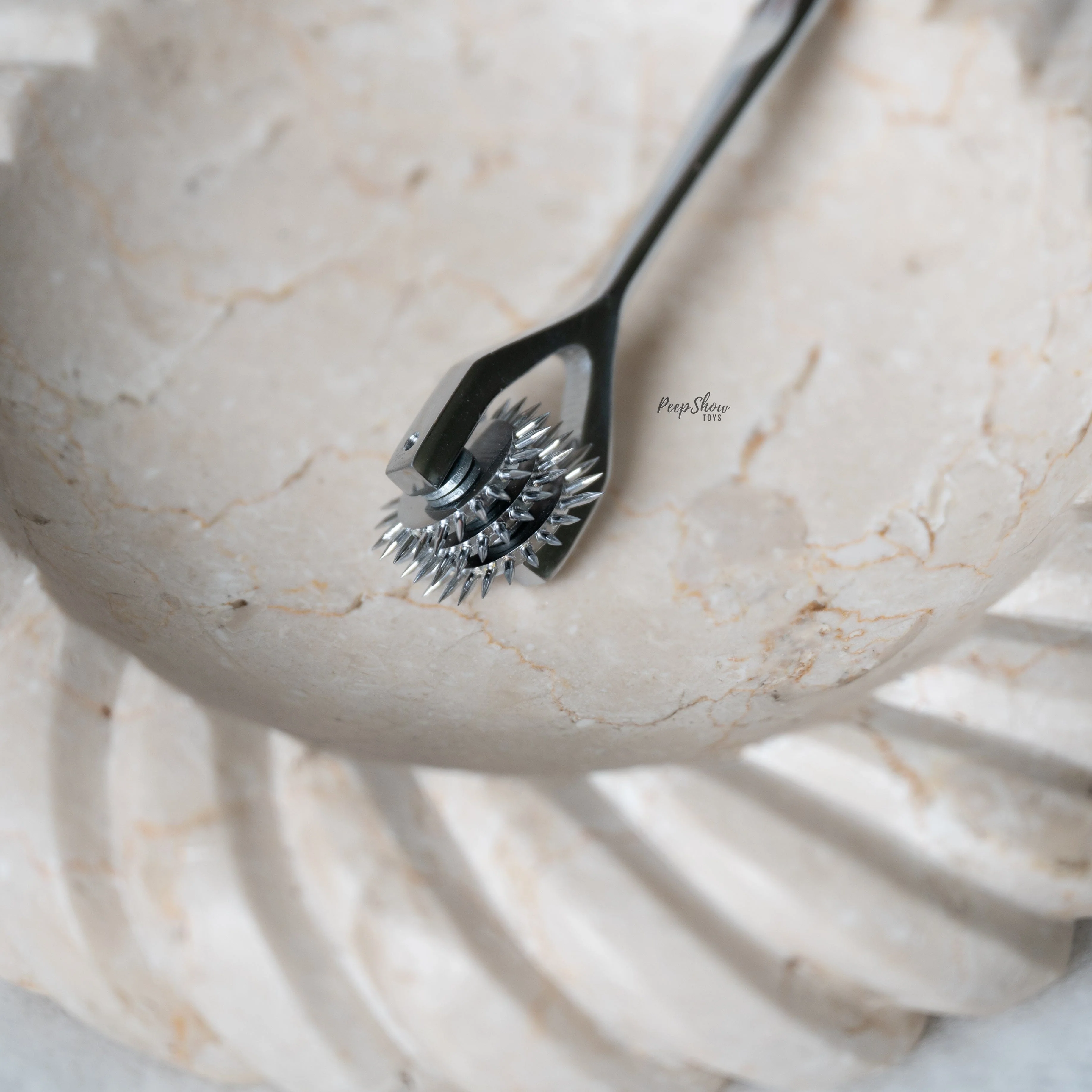 Rouge Triple Pinwheel - Stainless Steel Kink Tool - Image 3