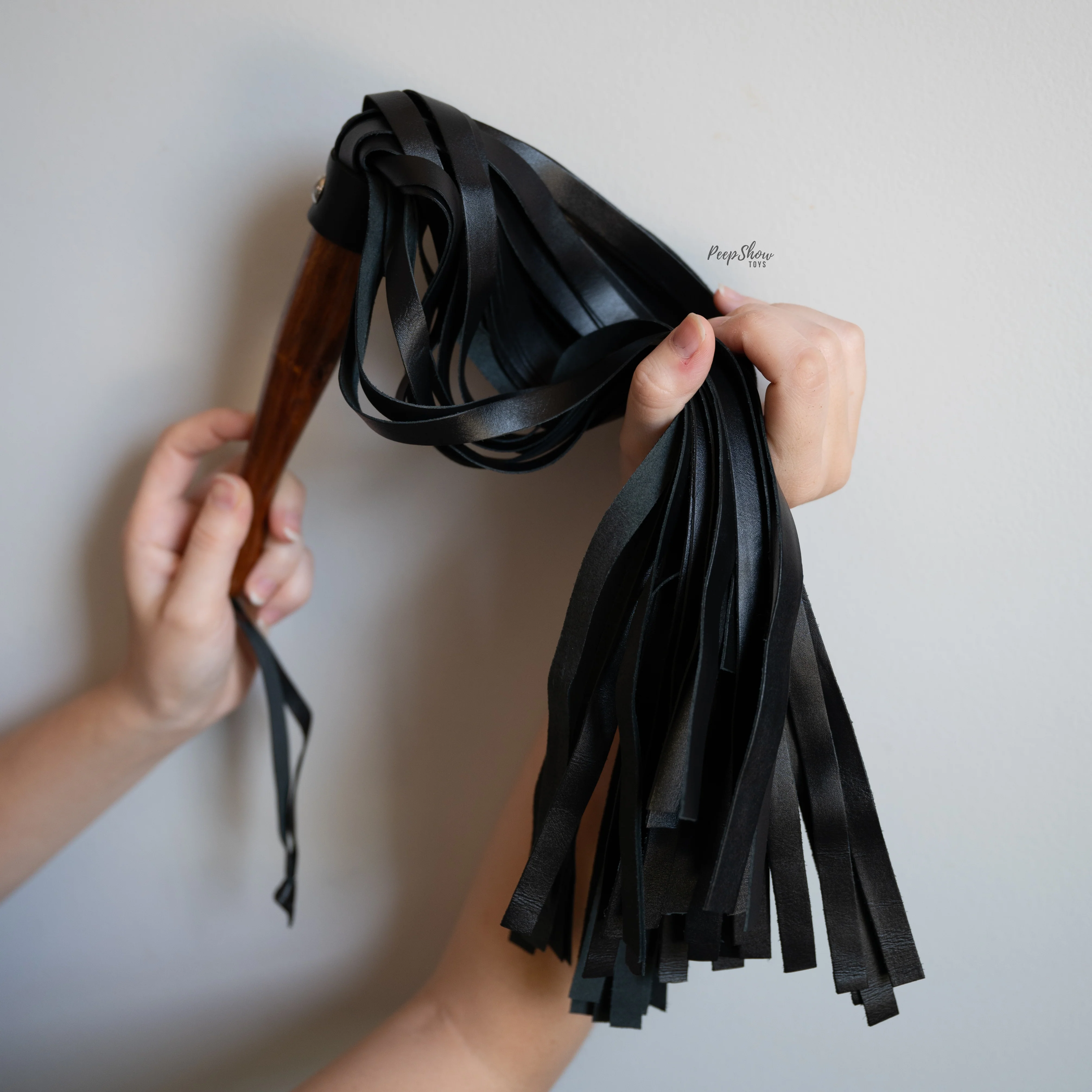 Wooden Handle + Leather Flogger - Image 4